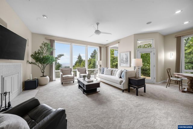 6727 River Springs Dr S, Salem, OR 97306
