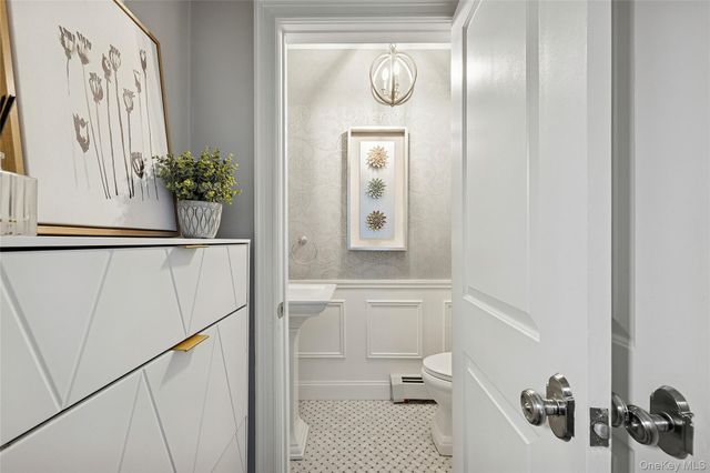 44 Old Ox Road, Manhasset, NY 11030