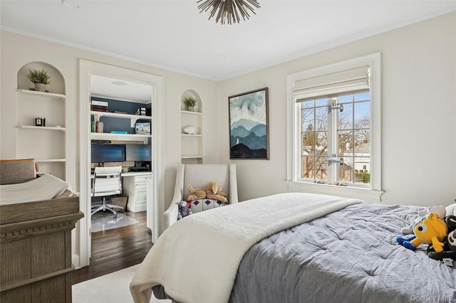 44 Old Ox Road, Manhasset, NY 11030