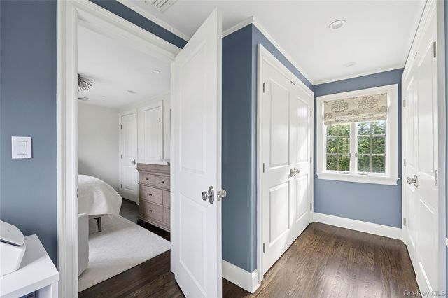 44 Old Ox Road, Manhasset, NY 11030