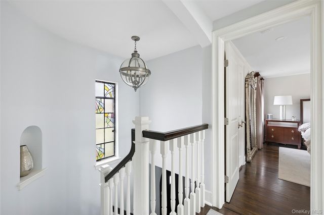 44 Old Ox Road, Manhasset, NY 11030