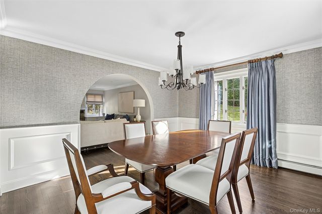 44 Old Ox Road, Manhasset, NY 11030