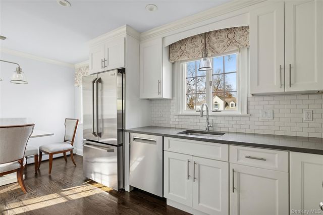 44 Old Ox Road, Manhasset, NY 11030