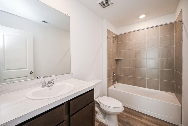 1003 Vilana Ridge Land, Houston, TX 77090