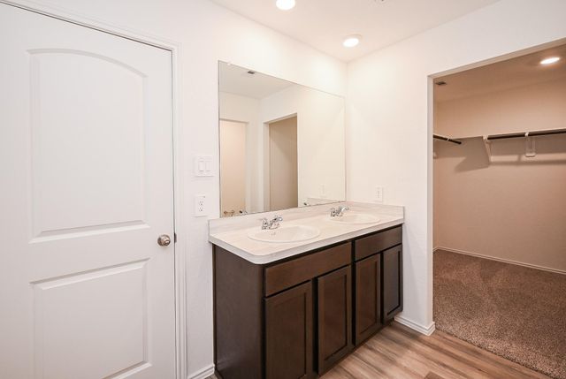 1003 Vilana Ridge Land, Houston, TX 77090