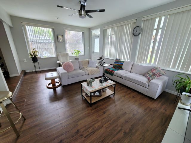 262 NE Floresta Drive, Port St. Lucie, Port St Lucie, FL 34983