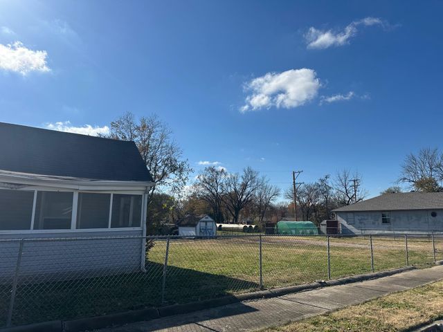 1014 E Furnace Street, Joplin, MO 64801