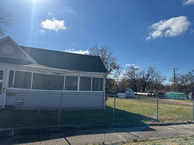 1014 E Furnace Street, Joplin, MO 64801