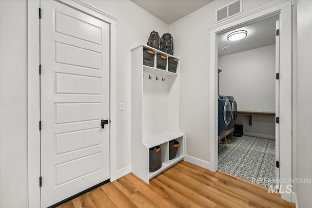 8921 E Lavender Dr, Nampa, ID 83687