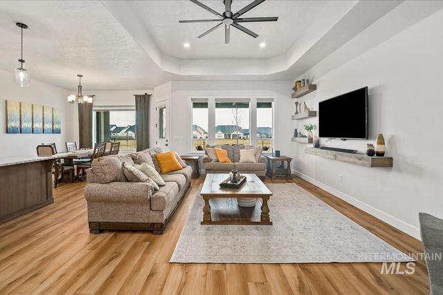 8921 E Lavender Dr, Nampa, ID 83687