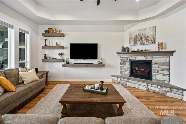 8921 E Lavender Dr, Nampa, ID 83687