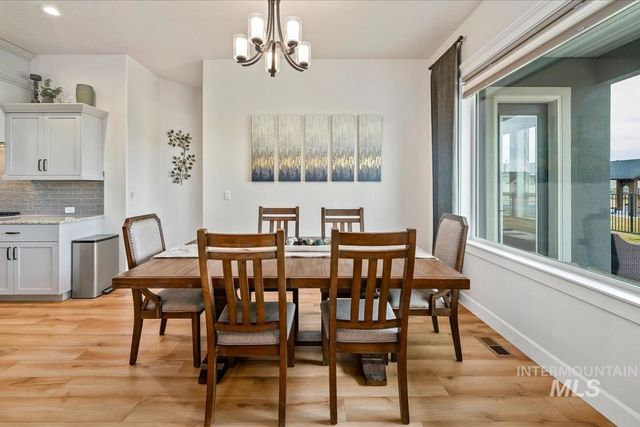 8921 E Lavender Dr, Nampa, ID 83687