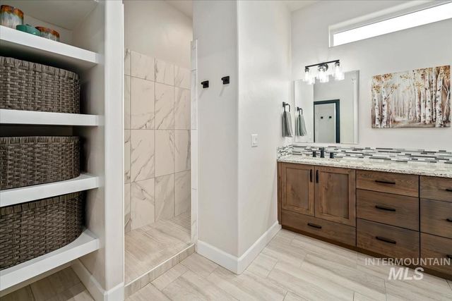 8921 E Lavender Dr, Nampa, ID 83687