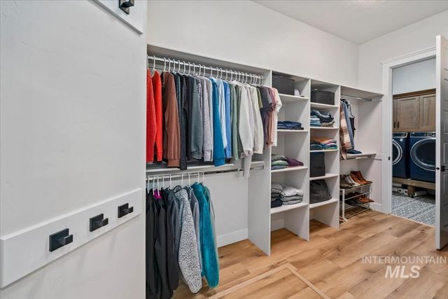 8921 E Lavender Dr, Nampa, ID 83687