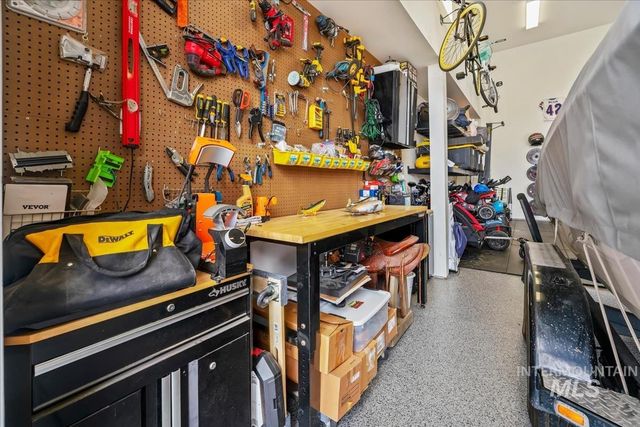 8921 E Lavender Dr, Nampa, ID 83687