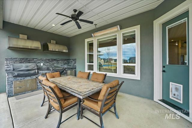 8921 E Lavender Dr, Nampa, ID 83687