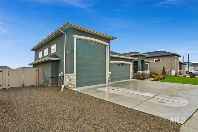 8921 E Lavender Dr, Nampa, ID 83687