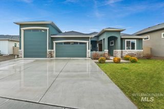 8921 E Lavender Dr, Nampa, ID 83687