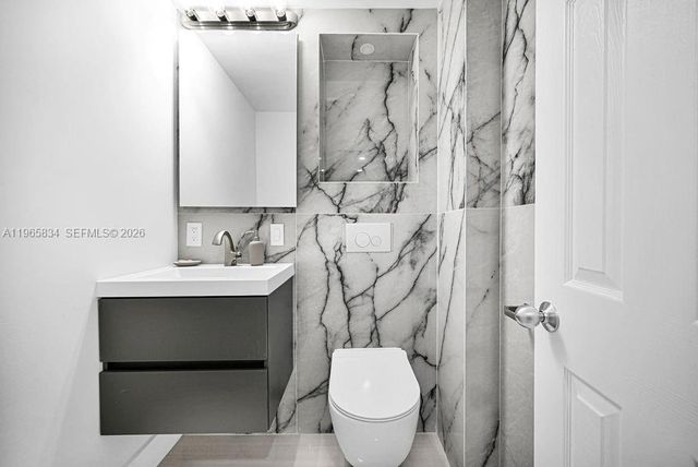 410 SE 2nd St 223, Hallandale Beach, FL 33009