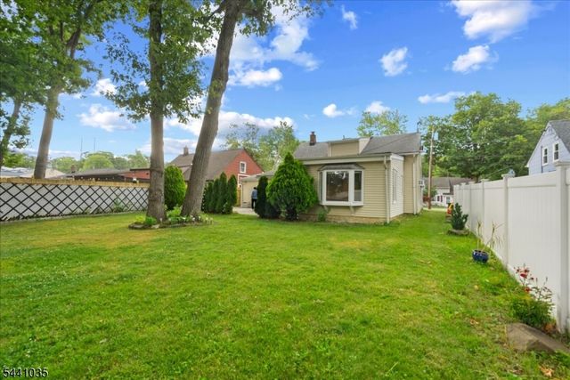 40 Hunterdon Rd, West Orange Twp., NJ 07052
