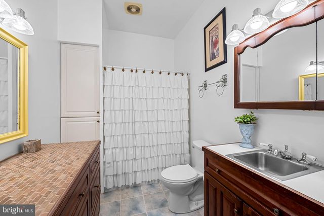 55 PENNSYLVANIA AVE, Westminster, MD 21157