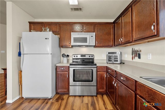 2032 Sabine Drive, Waco, TX 76708