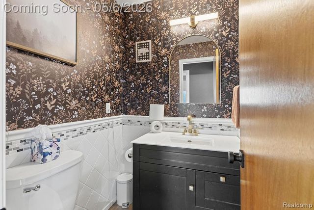 2049 E Hill Road, Grand Blanc, MI 48439