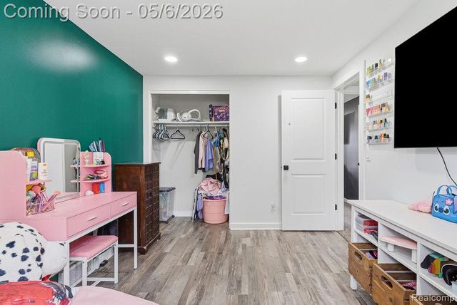 2049 E Hill Road, Grand Blanc, MI 48439