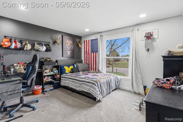 2049 E Hill Road, Grand Blanc, MI 48439