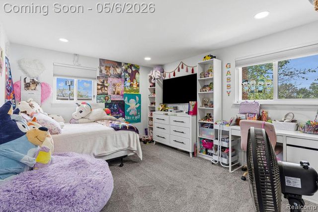 2049 E Hill Road, Grand Blanc, MI 48439