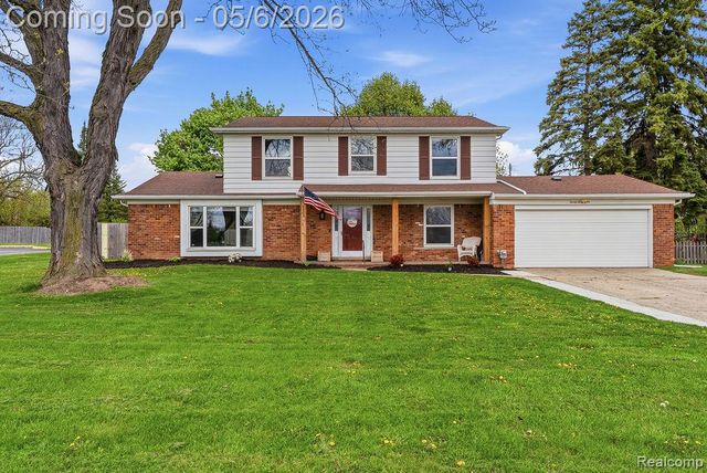 2049 E Hill Road, Grand Blanc, MI 48439