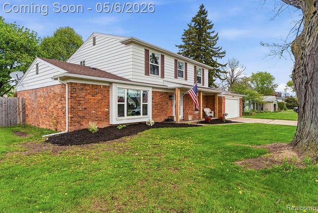 2049 E Hill Road, Grand Blanc, MI 48439
