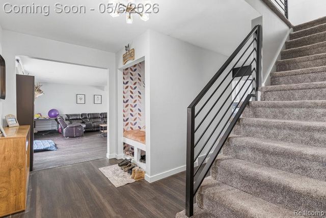 2049 E Hill Road, Grand Blanc, MI 48439
