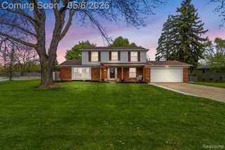 2049 E Hill Road, Grand Blanc, MI 48439