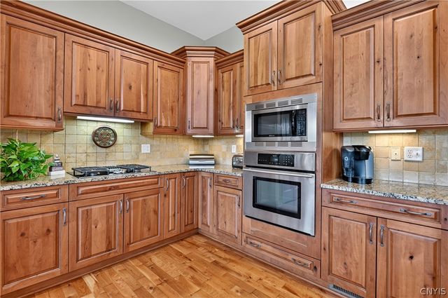 3419 Long Shadow Dr, Lysander, NY 13027
