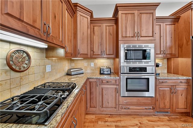 3419 Long Shadow Dr, Lysander, NY 13027