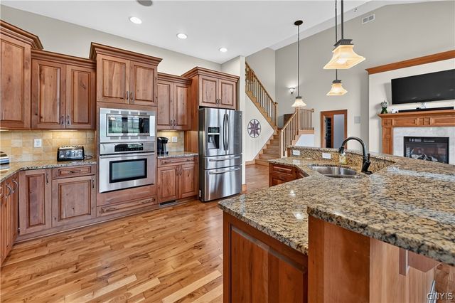 3419 Long Shadow Dr, Lysander, NY 13027