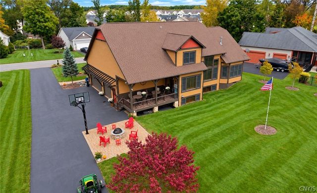 3419 Long Shadow Dr, Lysander, NY 13027