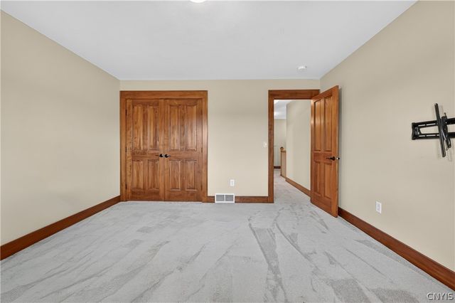 3419 Long Shadow Dr, Lysander, NY 13027