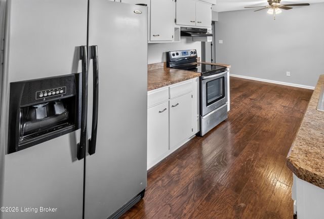 6610 Sunny Vale Way, Louisville, KY 40272