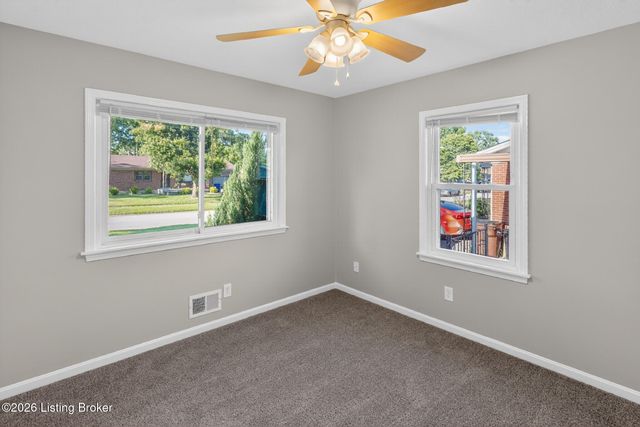 6610 Sunny Vale Way, Louisville, KY 40272