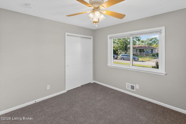 6610 Sunny Vale Way, Louisville, KY 40272