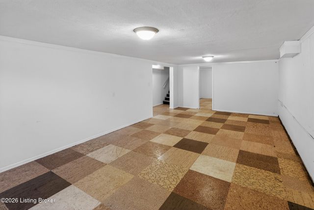 6610 Sunny Vale Way, Louisville, KY 40272
