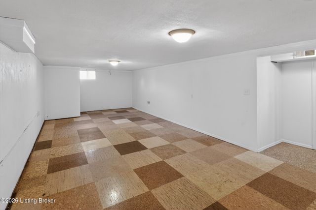 6610 Sunny Vale Way, Louisville, KY 40272
