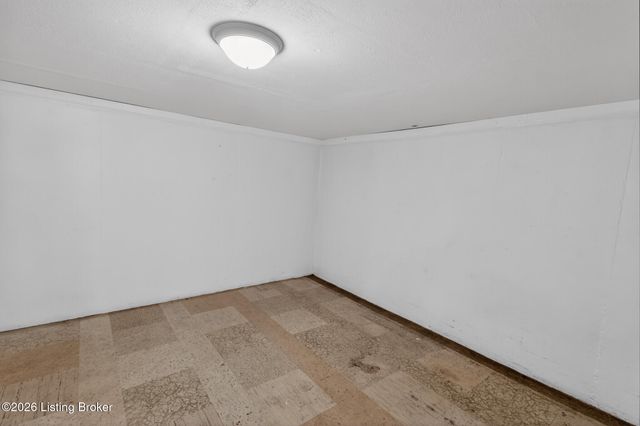 6610 Sunny Vale Way, Louisville, KY 40272