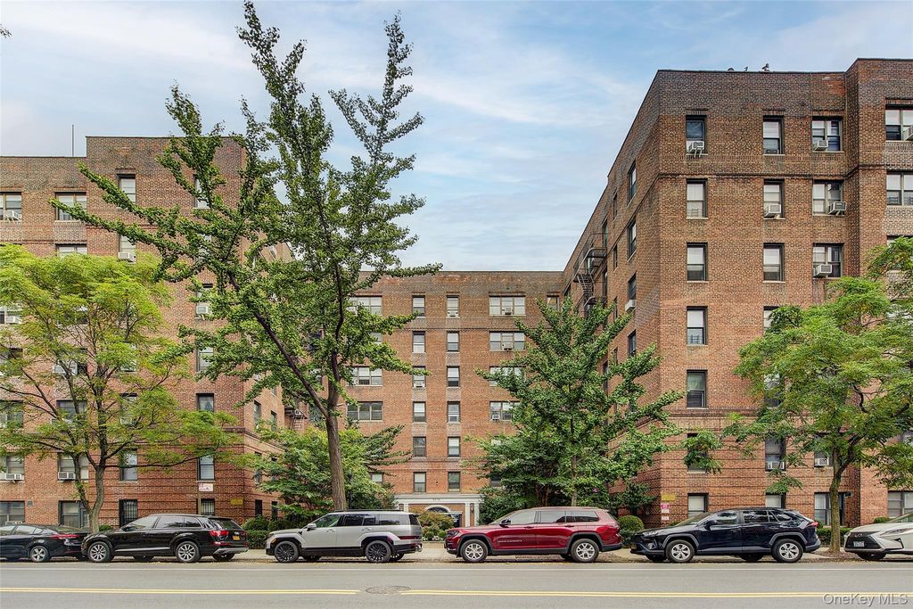 67-35 Yellowstone Boulevard 1J, Forest Hills, NY 11375