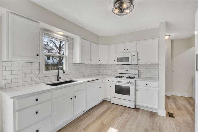 729 W 59th Street, Davenport, IA 52806