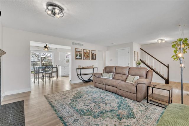 729 W 59th Street, Davenport, IA 52806