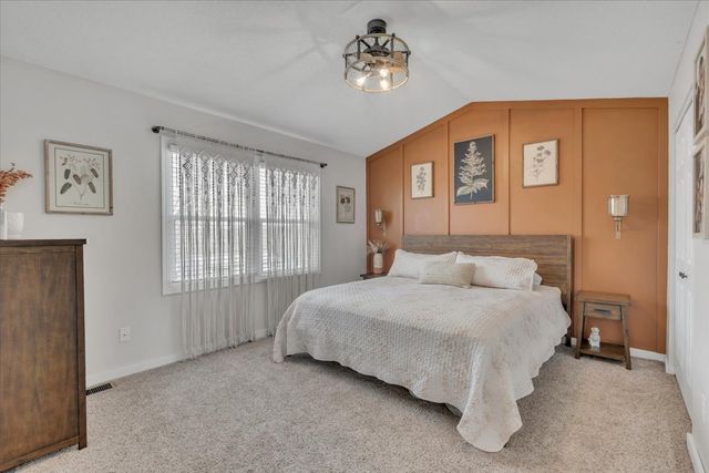 729 W 59th Street, Davenport, IA 52806