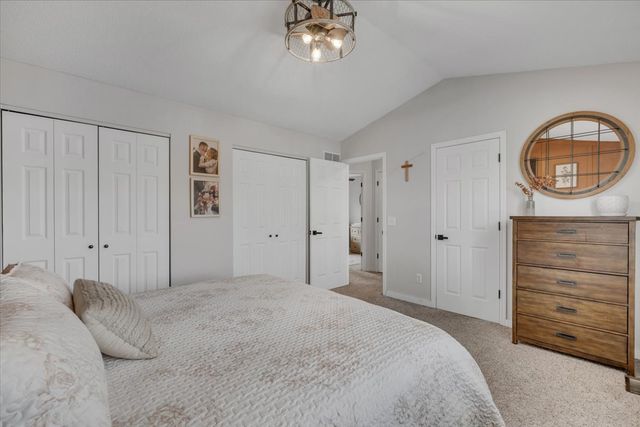 729 W 59th Street, Davenport, IA 52806